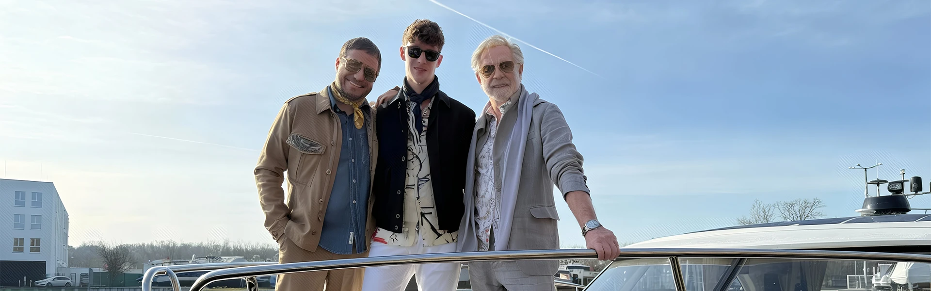 Herrenzimmer Potsdam steht für exklusive Herrenmode und stilvolle Looks – hochwertige Outfits, moderne Eleganz und individuelle Beratung für Männer mit Anspruch.